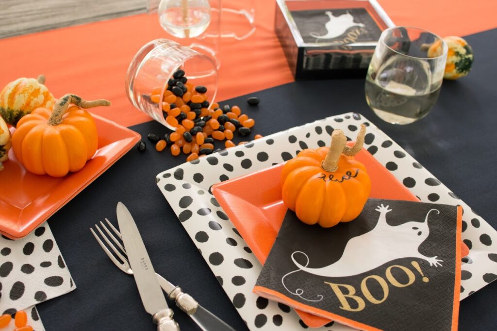 Easy Does It: Chic Entertaining with Paper Plates and Napkins - Gracious  Style Blog